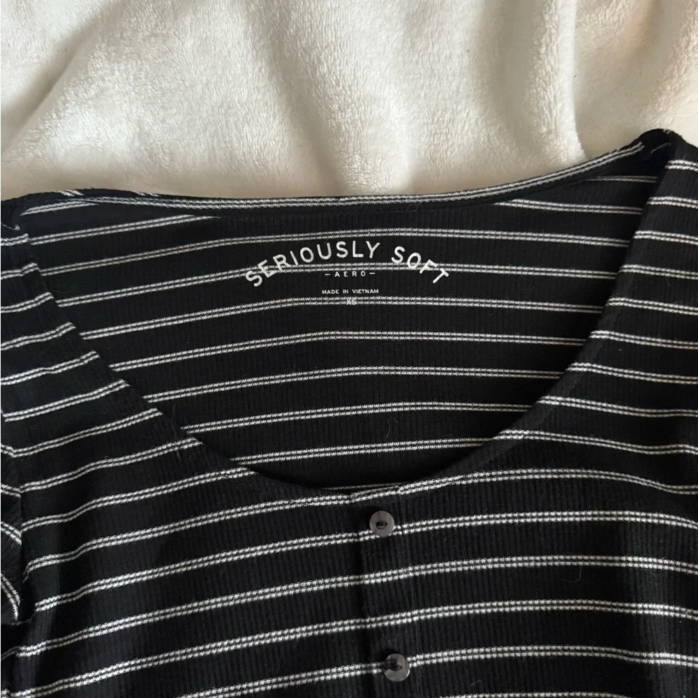Aeropostale Seriously Soft Black and White Striped Button Down Scallop Shirt - Picture 2 of 3